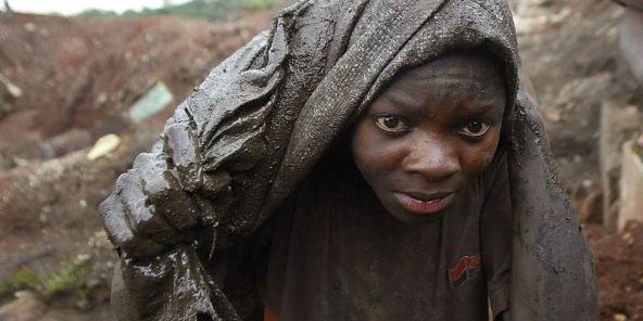 jeune garçon travaillant dans une mine au sud-est de la RDC, SCHALK VAN ZUYDAM/AP/SIPA