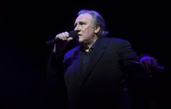 Depardieu chante Barbara : le spectacle d’une présence